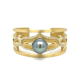 Tahitian Pearl Lily gold cuff